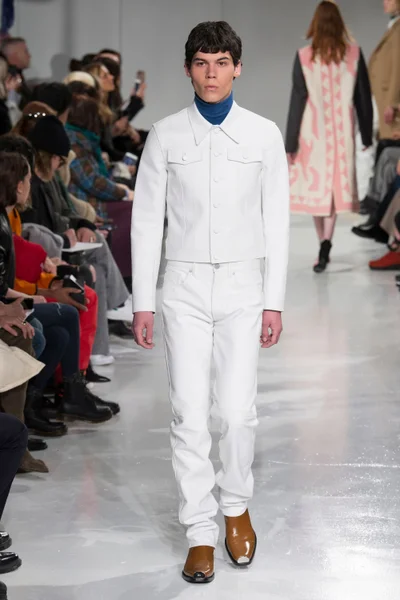 Look 49